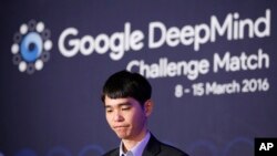South Korean professional Go player Lee Sedol attends a press conference after his third match loss to Google's artificial intelligence program, AlphaGo, at the Google DeepMind Challenge Match in Seoul, South Korea, March 12, 2016. 