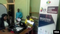 Zimbabwe Electoral commission registering people in the four-month biometric registration exercise for 2018 elections (S. Mhofu/Sept. 2017)