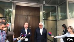 ARHIVA: Lideri Demokratskog fronta Milan Knežević (L) i Andrija Mandić (Foto: Glas Amerike)