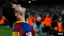 Penyerang Barcelona David Villa bermain cemerlang dalam pertandingan melawan PSG hari Rabu 10/4 (foto: dok). 
