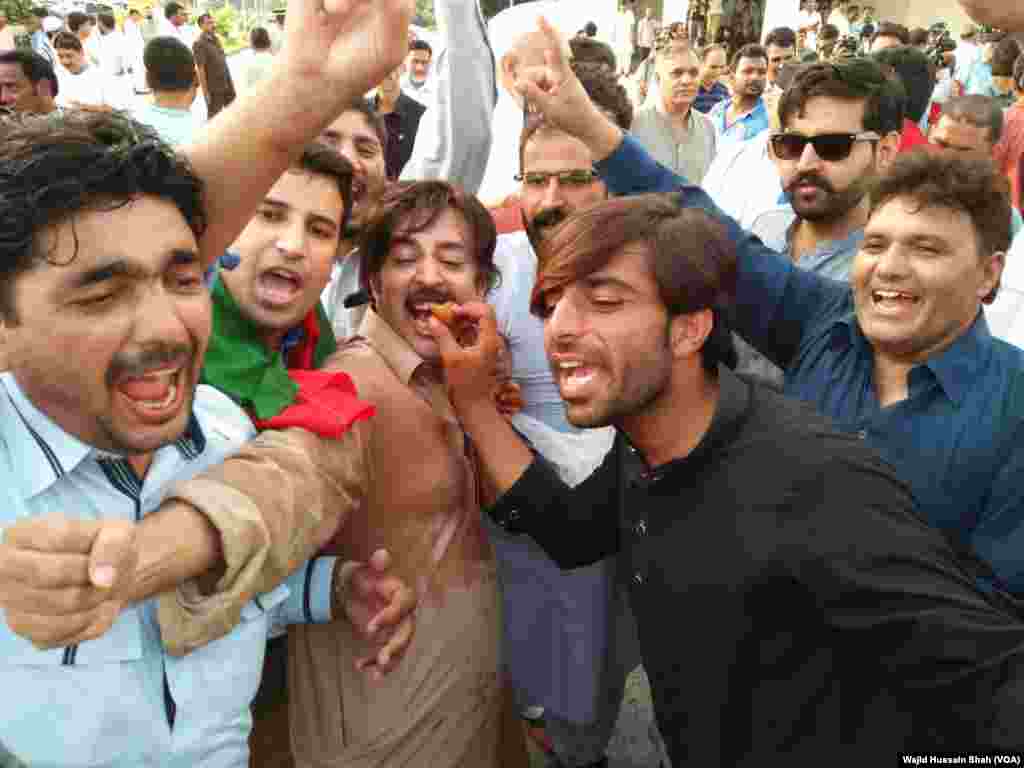Celebrations for Imran Khan elected New Prime Minister of Pakistan