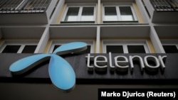 Serbia နိုင်ငံ Belgrade မြို့က အဆောက်အဦးတခုပေါ်က Telenor ကုမ္ပဏီ တံဆိပ်။ (မတ် ၂၁၊ ၂၀၁၈)