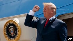 President Donald Trump steps off Air Force One after arriving at Ellington Field Joint Reserve Base, in Houston, May 31, 2018. Trump is right that he has an “absolute” right to pardon, but there is a pretty big loophole in this hypothetical: He could still be impeached.