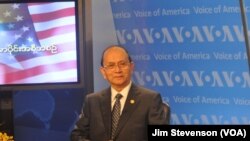 Burmese President Thein Sein visits Voice of America.