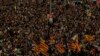 巴塞罗纳数万人示威要求释放分离派领袖