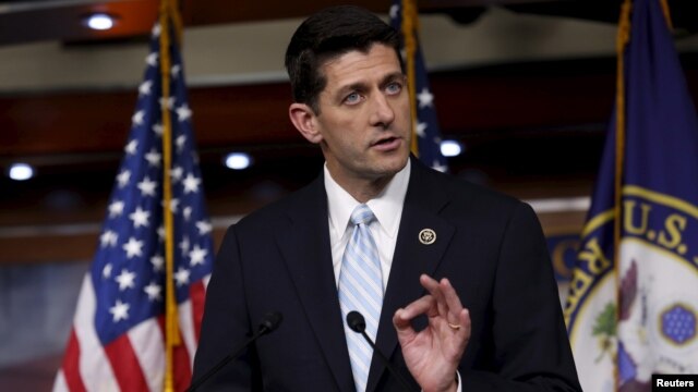 Paul Ryan habla con los reporteros para explicar las condiciones que ha impuesto si es que quieren elegirlo presidente de la Cámara de Representantes.