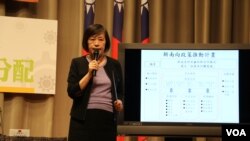 2016年9月5日，台湾国发会副主委高仙桂向媒体推介“新南向政策推动计划”。（美国之音林枫拍摄）