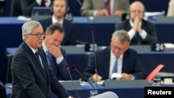 Presiden Komisi Eropa Jean-Claude Juncker berpidato di depan Parlemen Eropa di Strasbourg, Perancis, 9 September 2015.