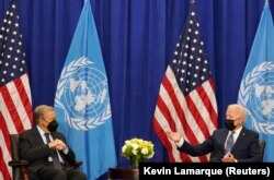 Predsjednik Biden razgovara sa generalnim sekretarom UN Antoniom Guterresom pred početak 76. zasjedanja Generalne skupštine UN u New Yorku, 20. septembra 2021.