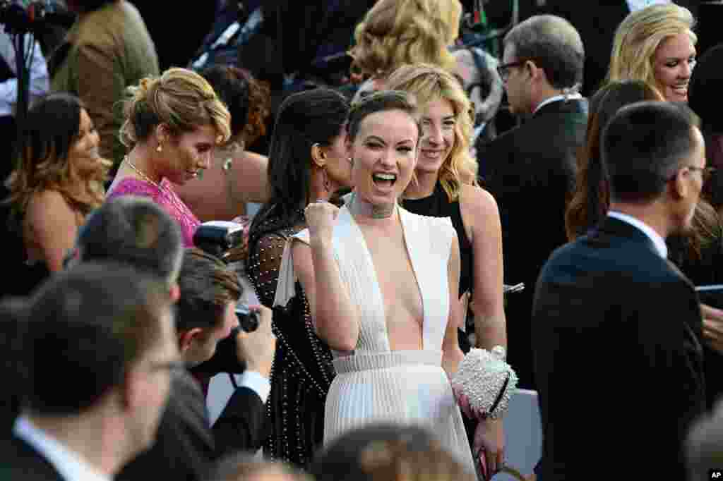 Olivia Wilde arrives at the Oscars on Feb. 28, 2016, at the Dolby Theatre in Los Angeles.