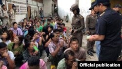 ထိုင်းနိုင်ငံ၊ X-Ray စစ်ဆင်ရေးအတွင်း ဖမ်းဆီးခံရသော မြန်မာ ရွှေ့ပြောင်းအလုပ်သမားများ။ (ဓာတ်ပုံ-JACBA )