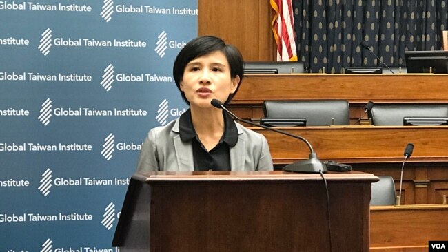 台湾文化部长郑丽君2019年5月22日在纪录片“我们的青春，在台湾”美国国会山播映会上讲话（美国之音锺辰芳拍摄）