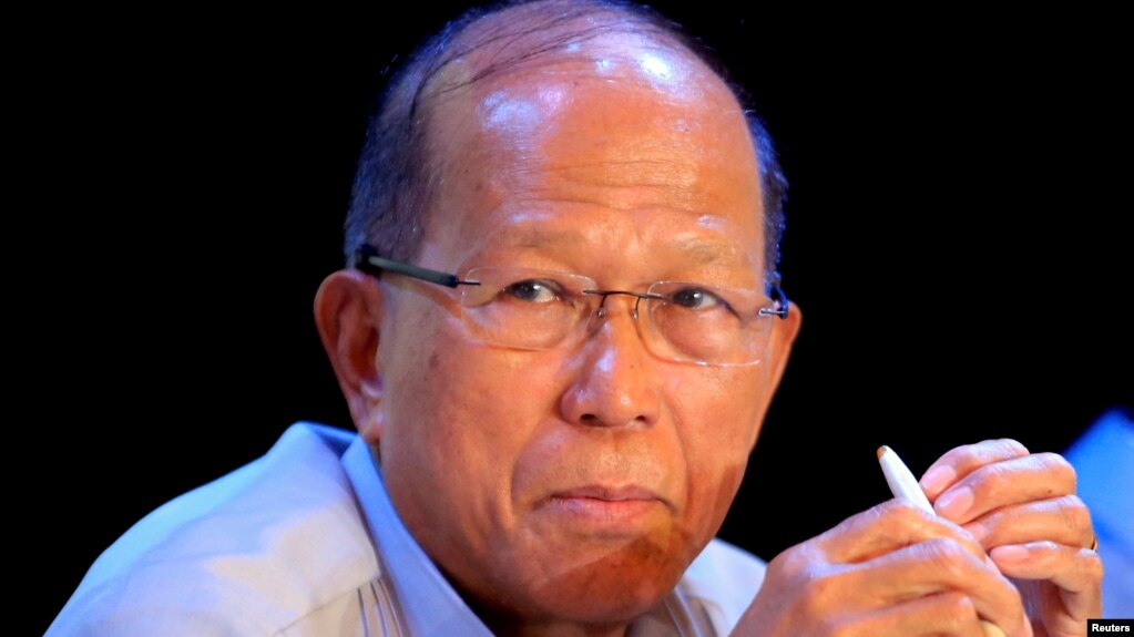 Bộ trưởng Quốc phòng Philippines Delfin Lorenzana.