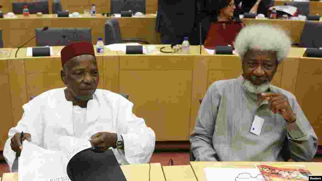 Le photographe Malick Sidibé et le lauréat du prix Nobel de littérature Wole Soyinka, 11 Septembre 2008.