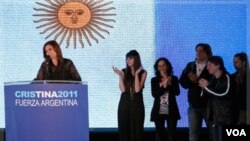 La presidenta Cristina Fernández se aseguró un periodo más al frente de Argentina en unas elecciones "pacíficas".