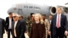 Hillary Clinton faz visita surpresa à Líbia