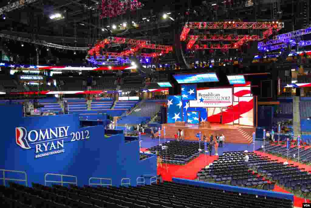 The Tampa Bay Times Forum before the convention was due to be briefly called to order, August 27, 2012. (J. Featherly/VOA)