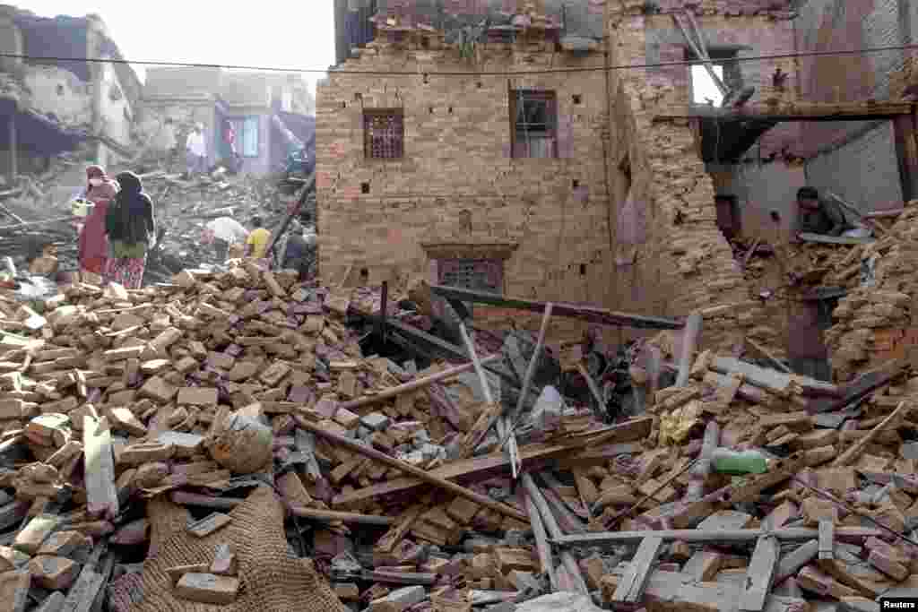نیپال میں اس سے قبل 1934ء میں آنے والے 8.3 شدت کے زلزلے میں دس ہزار افراد ہلاک ہو گئے تھے۔