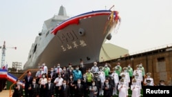 台灣總統蔡英文出席台灣第一艘萬噸級兩棲船塢登陸艦下水和命名典禮。 （2021年4月13日）