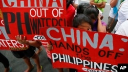 Biểu tình chống Trung Quốc tại thành phố Makati, phía đông Manila, Philippines, ngày 12/11/2015.