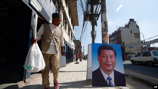 加德满都街道上的习近平像。(2019年10月11日)