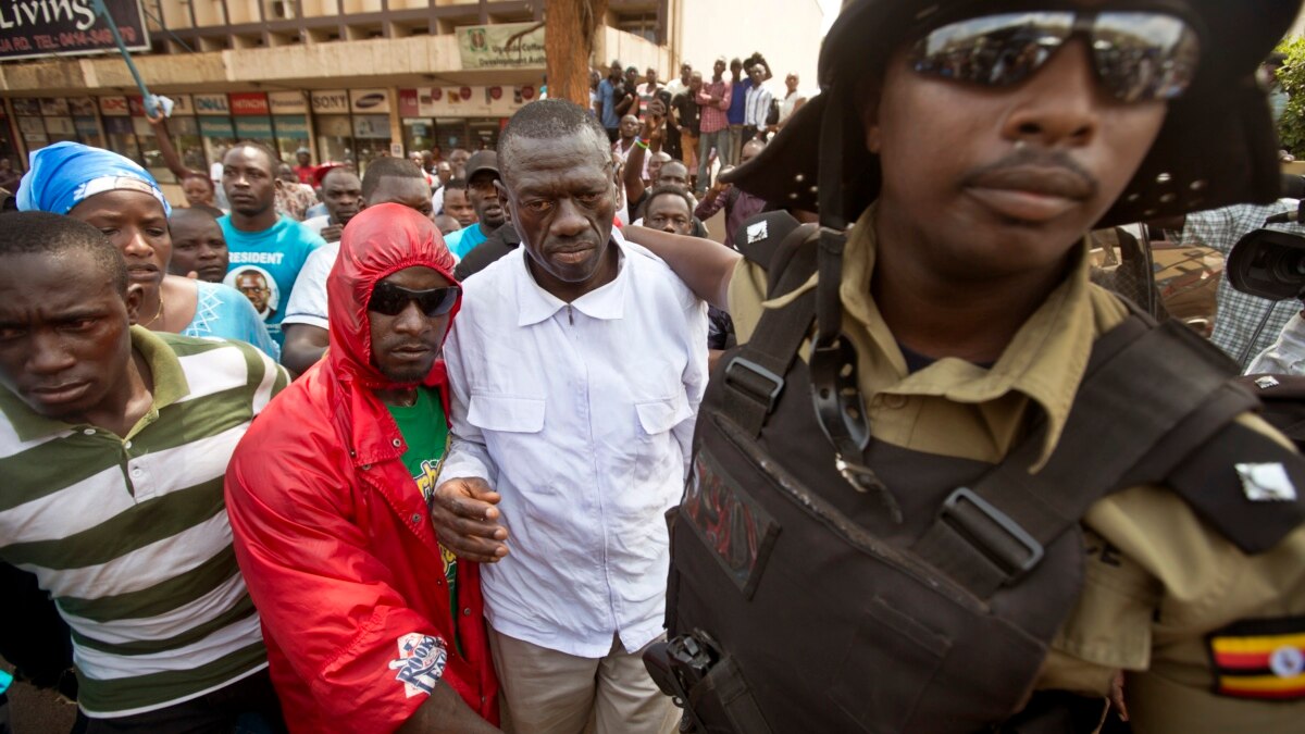 Ugandan Police Detain, Then Release Opposition Leader Besigye