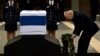 Warga Israel Sampaikan Penghormatan bagi Jenazah Sharon