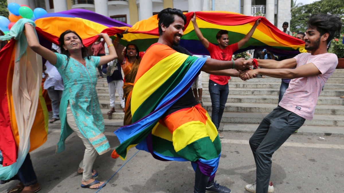 Indian Gay Force Sex - Landmark Verdict in India Scraps Law Criminalizing Homosexuality