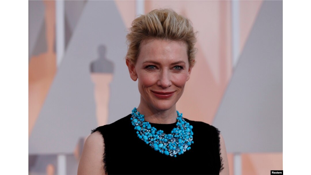 Actress Cate Blanchett, wearing a Tiffany necklace, arrives at the 87th Academy Awards in Hollywood, California, Feb. 22, 2015.