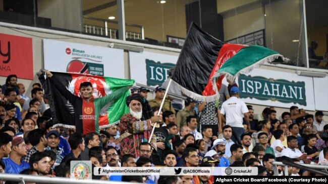 برعلاوۀ افغان ها، حضور هواداران هندی تیم ملی کرکت افغانستان نیز در میدان کرکت دیرادون محسوس بود.