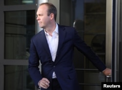 Rick Gates, exsocio de Paul Manafort y exfuncionario de campaña del presidente Donald Trump, sale de la corte federal de Washington D.C. Oct. 30, 2017.