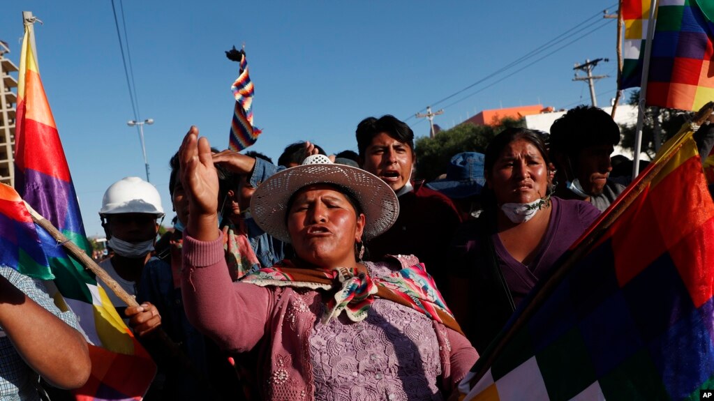 Los partidarios del expresidente Evo Morales se manifiestan en Sacaba, en las afueras de Cochabamba, Bolivia, el lunes 18 de noviembre de 2019. 