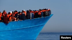 Para migran Afrika yang berusaha menyeberang ke Eropa (foto: ilustrasi). 