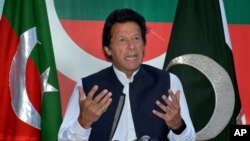 عمران خان، سیاستمدار اوپوزیسیون پاکستان