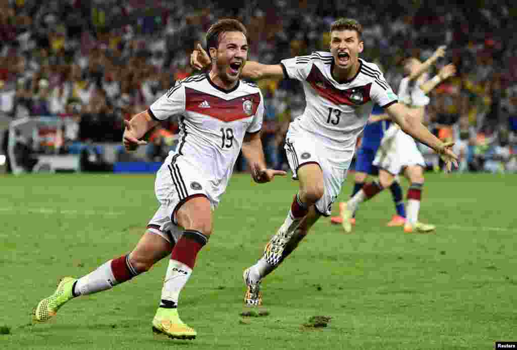 جرمنی کے ماریو گوئٹزے نے ارجنٹینا کے خلاف 113 ویں منٹ میں فاتح کُن گول کرکے اپنی ٹیم کو کامیابی دلوائی