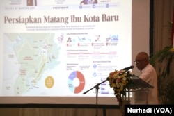 Basuki Hadimuljono berdiskusi mengenai ibukota baru di Yogyakarta, Selasa, 27 Agustus 2019. (Foto:VOA/Nurhadi)