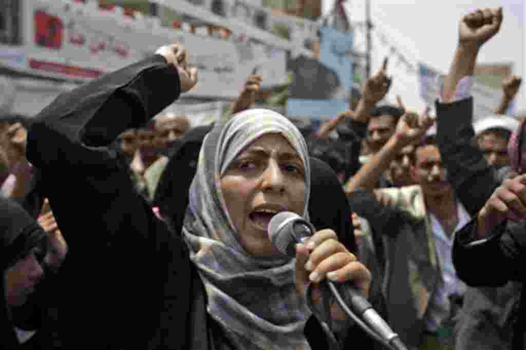 La activista Tawakkul Karman, fue una de las ganadoras del Premio Nobel de la Paz 2011por ser parte importante en la lucha por los derechos de las mujeres, por la democracia y la paz en Yemen.