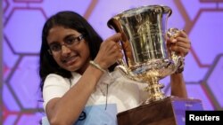 Snigdha Nandipati (14 tahun) dari San Diego, California, memenangkan lomba mengeja tingkat nasional 'Scripps Spelling Bee' di Maryland (31/5).
