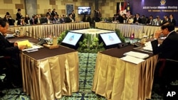 ASEAN Foreign Ministers attend the opening of the ASEAN Foreign Ministers meeting at Nusa Dua, Bali, Indonesia, November 15, 2011.