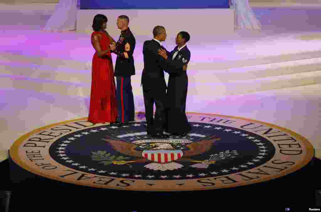 مدھر دھن پر صدر اوباما کا رقص