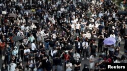香港示威者聚集在港島中心地區抗議。 （2019年11月11日）