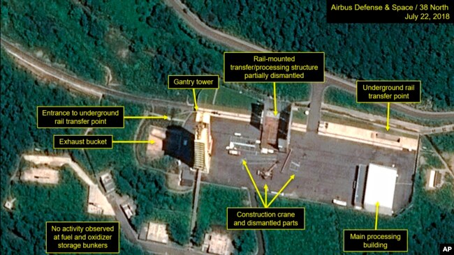 卫星图像显示朝鲜去年开始拆除设施的西海导弹发射基地。韩国媒体和美国智库说,朝鲜最近数日快速恢复这个基地的设施