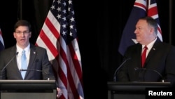 Bộ trưởng Quốc phòng Mỹ Mark Esper và Ngoại trưởng Mike Pompeo trong cuộc họp báo chung ở Úc hôm 4/8.