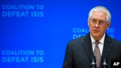 렉스 틸러슨 미국 국무장관이 22일 워싱턴에서 열린 ‘반 ISIL 국제연대회의’에서 연설하고 있다.