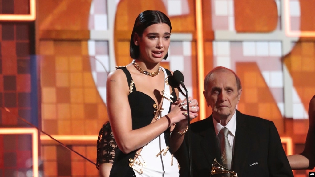 Çmimet Grammy: Dua Lipa, Artistja e Re më e Mirë