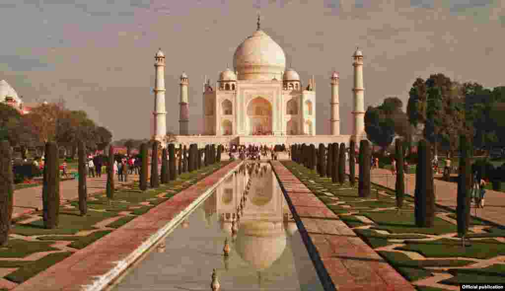 Taj Mahal, u Indiji, ilustrira dvije naglašene teme u filmu Islamic Art: Mirror of the Invisible World - arhitekturu i vodu (Ljubaznošću: Unity Productions Foundation)