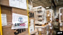 Des colis envoyés par USAID, en Oregon, le 10 avril 2020.