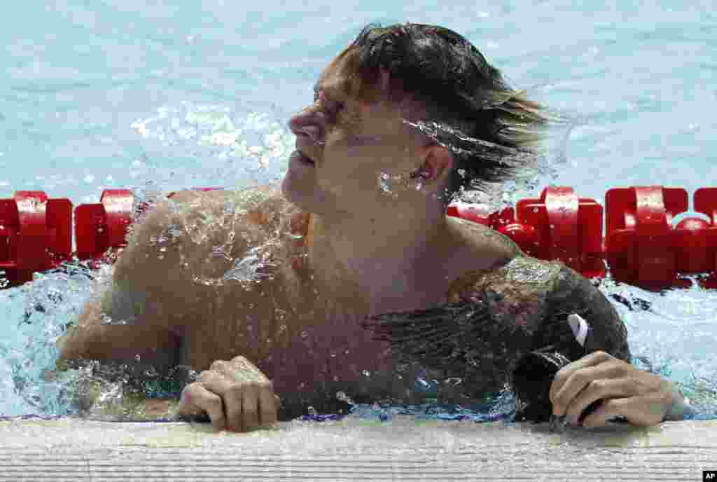 کائلیب درِسِل شناگر ۲۲ ساله آمریکایی در رشته ۵۰ متر آزاد، در نیمه نهایی&nbsp;مسابقات جهانی شنا و شیرجه کره جنوبی.&nbsp;