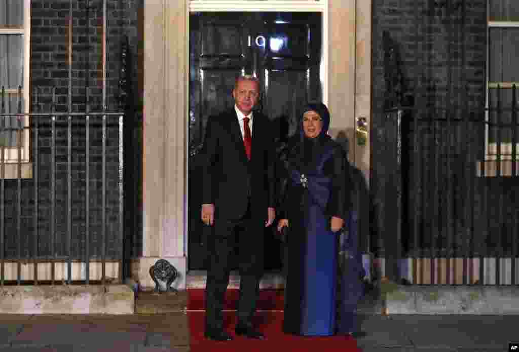 رجب طیب اردوغان رئیس جمهوری ترکیه به همراه همسرش امینه
