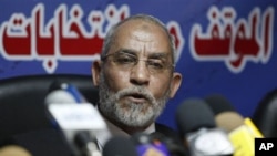 Leader of Egypt's Muslim Brotherhood, Mohammed Badie speaks during a press conference at the group's parliamentary office in Cairo, 09 Oct 2010